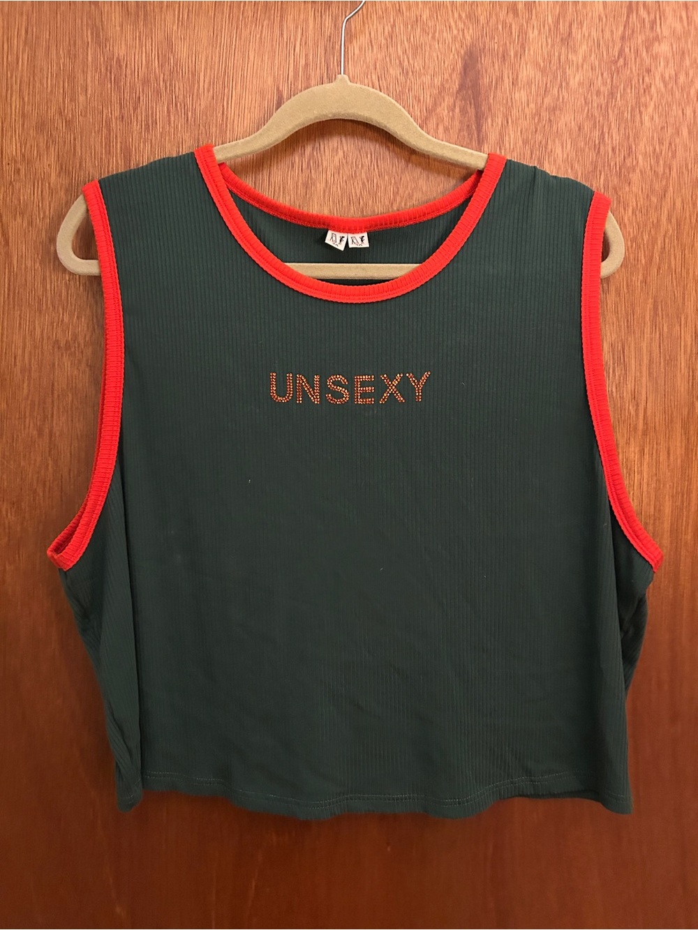 Fashion Brand Company UNSEXY ribbed green crop tank